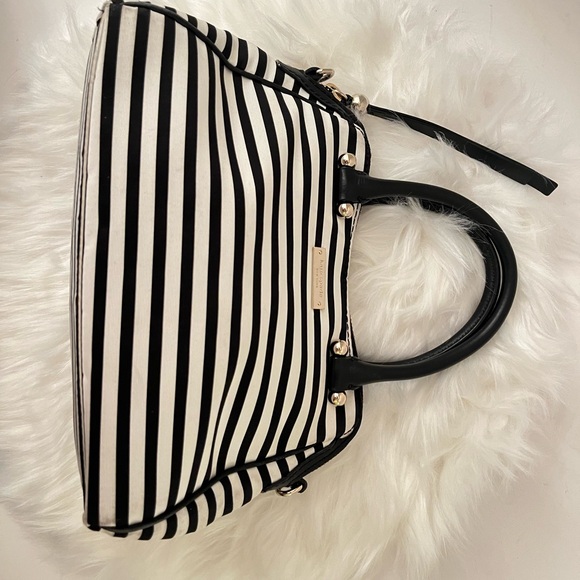 👜 Kate Spade Black & White Striped Satchel Bag👜 - Picture 1 of 7